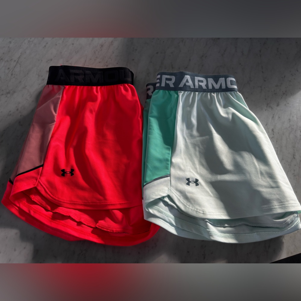 2 pairs of ladies under armour shorts
